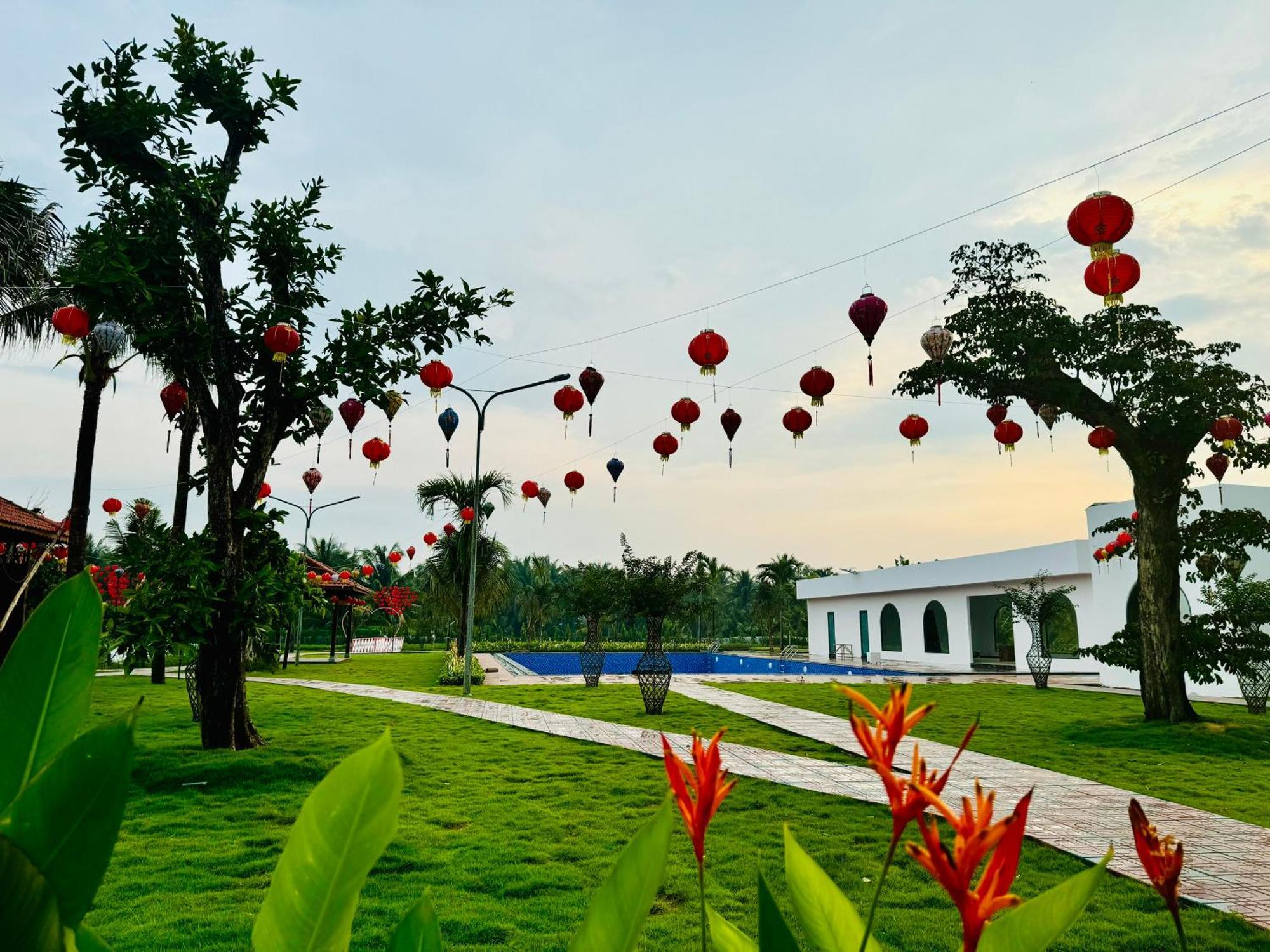Hotel Khu Nghi Duong Sen Hong Town à Ben Tre Extérieur photo